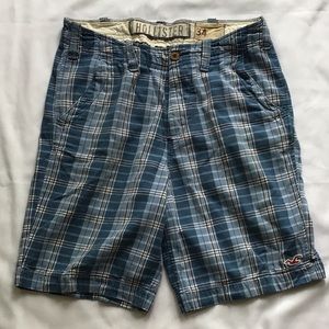 Hollister men’s cargo shorts.